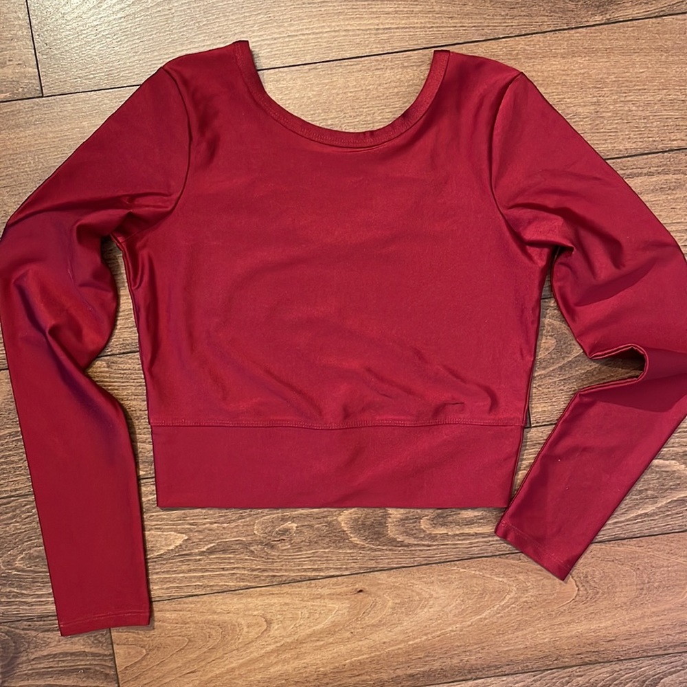 Kyodan cropped top with deep round neckline